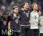26.09.2025, Fussball Bundesliga 2025/2026, 5.Spieltag, FC Bayern Mnchen - SV Werder Bremen, in der Allianz-Arena Mnchen, v.l. Serge Gnabry (FC Bayern Mnchen), Luis Diaz (FC Bayern Mnchen), Leon Goretzka (FC Bayern Mnchen) und Harry Kane (FC Bayern Mnchen)  Schlussjubel