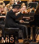 27.09.2025, Internationales Klassikfestival: Festival der Nationen 2025, im Kurhaus Bad Wrishofen (Unterallgu), Igor Levit, Klavier. Mit dem vbw Festivalorchester unter Dirigent Christoph Adt.
