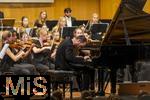 27.09.2025, Internationales Klassikfestival: Festival der Nationen 2025, im Kurhaus Bad Wrishofen (Unterallgu), Igor Levit, Klavier. Mit dem vbw Festivalorchester unter Dirigent Christoph Adt.
