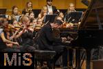 27.09.2025, Internationales Klassikfestival: Festival der Nationen 2025, im Kurhaus Bad Wrishofen (Unterallgu), Igor Levit, Klavier. Mit dem vbw Festivalorchester unter Dirigent Christoph Adt.
