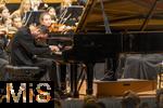 27.09.2025, Internationales Klassikfestival: Festival der Nationen 2025, im Kurhaus Bad Wrishofen (Unterallgu), Igor Levit, Klavier. Mit dem vbw Festivalorchester unter Dirigent Christoph Adt.
