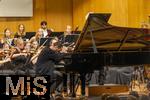 27.09.2025, Internationales Klassikfestival: Festival der Nationen 2025, im Kurhaus Bad Wrishofen (Unterallgu), Igor Levit, Klavier. Mit dem vbw Festivalorchester unter Dirigent Christoph Adt.
