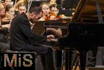 27.09.2025, Internationales Klassikfestival: Festival der Nationen 2025, im Kurhaus Bad Wrishofen (Unterallgu), Igor Levit, Klavier. Mit dem vbw Festivalorchester unter Dirigent Christoph Adt.
