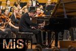 27.09.2025, Internationales Klassikfestival: Festival der Nationen 2025, im Kurhaus Bad Wrishofen (Unterallgu), Igor Levit, Klavier. Mit dem vbw Festivalorchester unter Dirigent Christoph Adt.
