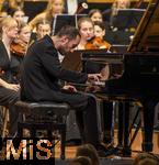 27.09.2025, Internationales Klassikfestival: Festival der Nationen 2025, im Kurhaus Bad Wrishofen (Unterallgu), Igor Levit, Klavier. Mit dem vbw Festivalorchester unter Dirigent Christoph Adt.
