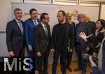 27.09.2025, Internationales Klassikfestival: Festival der Nationen 2025, im Kurhaus Bad Wrishofen (Unterallgu), Igor Levit, Klavier. Mit dem vbw Festivalorchester unter Dirigent Christoph Adt. Nach dem Konzert, Feier im VIP-Zelt, Gruppenfoto mit Igor Levit (mitte), mit Winfried Roch, Klaus Holetschek, Christoph Adt, Stephan Stracke, Unternehmerin Drita Schneider,   
