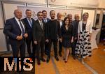 27.09.2025, Internationales Klassikfestival: Festival der Nationen 2025, im Kurhaus Bad Wrishofen (Unterallgu), Igor Levit, Klavier. Mit dem vbw Festivalorchester unter Dirigent Christoph Adt. Nach dem Konzert, Feier im VIP-Zelt, Gruppenfoto mit Igor Levit (mitte), mit Winfried Roch, Klaus Holetschek, Christoph Adt, Stephan Stracke, Unternehmerin Drita Schneider, 
