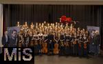27.09.2025, Internationales Klassikfestival: Festival der Nationen 2025, im Kurhaus Bad Wrishofen (Unterallgu), Igor Levit, Klavier. Mit dem vbw Festivalorchester unter Dirigent Christoph Adt. Gruppenfoto vor dem Konzert.
