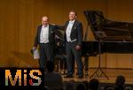 30.09.2025, Internationales Klassikfestival: Festival der Nationen 2025, im Kurhaus Bad Wrishofen (Unterallgu), Sonderkonzert mit Startenor Jonas Kaufmann (re). Liederabend mit seinem Klavierpartner Helmut Deutsch.  