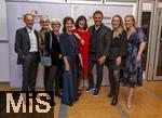 30.09.2025, Internationales Klassikfestival: Festival der Nationen 2025, im Kurhaus Bad Wrishofen (Unterallgu), Sonderkonzert mit Startenor Jonas Kaufmann. Nach dem Konzert Meet and Greet im VIP-Zelt. 3.v.re: Jonas Kaufmann begeistert und umschwrmt.