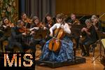 02.10.2025, Internationales Klassikfestival: Festival der Nationen 2025, im Kurhaus Bad Wrishofen (Unterallgu), Konzert Bella Italia, Julia Hagen (Violoncello) mit dem Orchester Camerata Salzburg unter der Leitung von Konzertmeister Giovanni Guzzo (Violine)