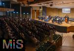 02.10.2025, Internationales Klassikfestival: Festival der Nationen 2025, im Kurhaus Bad Wrishofen (Unterallgu), Konzert Bella Italia, Julia Hagen (Violoncello) mit dem Orchester Camerata Salzburg unter der Leitung von Konzertmeister Giovanni Guzzo (Violine)