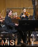 02.10.2025, Internationales Klassikfestival: Festival der Nationen 2025, im Kurhaus Bad Wrishofen (Unterallgu), Konzert Bella Italia, Lukas Sternath (Klavier) mit dem Orchester Camerata Salzburg unter der Leitung von Konzertmeister Giovanni Guzzo (Violine)