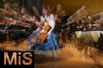 02.10.2025, Internationales Klassikfestival: Festival der Nationen 2025, im Kurhaus Bad Wrishofen (Unterallgu), Konzert Bella Italia, Julia Hagen (Violoncello) mit dem Orchester Camerata Salzburg, 