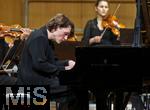 02.10.2025, Internationales Klassikfestival: Festival der Nationen 2025, im Kurhaus Bad Wrishofen (Unterallgu), Konzert Bella Italia, Lukas Sternath (Klavier) mit dem Orchester Camerata Salzburg unter der Leitung von Konzertmeister Giovanni Guzzo (Violine)