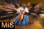 02.10.2025, Internationales Klassikfestival: Festival der Nationen 2025, im Kurhaus Bad Wrishofen (Unterallgu), Konzert Bella Italia, Julia Hagen (Violoncello) mit dem Orchester Camerata Salzburg unter der Leitung von Konzertmeister Giovanni Guzzo (Violine) 