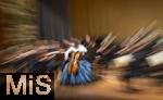 02.10.2025, Internationales Klassikfestival: Festival der Nationen 2025, im Kurhaus Bad Wrishofen (Unterallgu), Konzert Bella Italia, Julia Hagen (Violoncello) mit dem Orchester Camerata Salzburg unter der Leitung von Konzertmeister Giovanni Guzzo (Violine) 