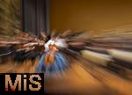 02.10.2025, Internationales Klassikfestival: Festival der Nationen 2025, im Kurhaus Bad Wrishofen (Unterallgu), Konzert Bella Italia, Julia Hagen (Violoncello) mit dem Orchester Camerata Salzburg unter der Leitung von Konzertmeister Giovanni Guzzo (Violine) 
