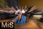 02.10.2025, Internationales Klassikfestival: Festival der Nationen 2025, im Kurhaus Bad Wrishofen (Unterallgu), Konzert Bella Italia, Julia Hagen (Violoncello) mit dem Orchester Camerata Salzburg unter der Leitung von Konzertmeister Giovanni Guzzo (Violine) 