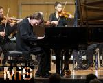 02.10.2025, Internationales Klassikfestival: Festival der Nationen 2025, im Kurhaus Bad Wrishofen (Unterallgu), Konzert Bella Italia, Lukas Sternath (Klavier) mit dem Orchester Camerata Salzburg unter der Leitung von Konzertmeister Giovanni Guzzo (Violine)
