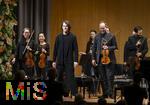 02.10.2025, Internationales Klassikfestival: Festival der Nationen 2025, im Kurhaus Bad Wrishofen (Unterallgu), Konzert Bella Italia, Lukas Sternath (Klavier) mit dem Orchester Camerata Salzburg unter der Leitung von Konzertmeister Giovanni Guzzo (Violine)