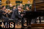 03.10..2025, Internationales Klassikfestival: Festival der Nationen 2025, im Kurhaus Bad Wrishofen (Unterallgu), Jan Lisiecki (Klavier) und das Mozarteumorchester.
