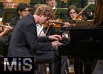 03.10..2025, Internationales Klassikfestival: Festival der Nationen 2025, im Kurhaus Bad Wrishofen (Unterallgu), Jan Lisiecki (Klavier) und das Mozarteumorchester.