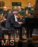 03.10..2025, Internationales Klassikfestival: Festival der Nationen 2025, im Kurhaus Bad Wrishofen (Unterallgu), Jan Lisiecki (Klavier) und das Mozarteumorchester.