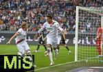04.10.2025, Fussball 1. Bundesliga 2025/2026, 6.Spieltag, FC Augsburg - VfL Wolfsburg, in der WWK-Arena Augsburg. Noahkai Dominic Banks (FC Augsburg) jubelt,.
 

