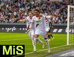 04.10.2025, Fussball 1. Bundesliga 2025/2026, 6.Spieltag, FC Augsburg - VfL Wolfsburg, in der WWK-Arena Augsburg. Torjubel Noahkai Dominic Banks (FC Augsburg).  Kristjan Jakic (FC Augsburg), 