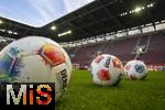04.10.2025, Fussball 1. Bundesliga 2025/2026, 6.Spieltag, FC Augsburg - VfL Wolfsburg, in der WWK-Arena Augsburg. Spielball Derbystar auf dem Spielfeld vor dem Aufwrmen.