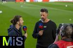 04.10.2025, Fussball 1. Bundesliga 2025/2026, 6.Spieltag, FC Augsburg - VfL Wolfsburg, in der WWK-Arena Augsburg. Trainer Sandro Wagner (FC Augsburg) beim SKY-Sport Interview.