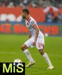 04.10.2025, Fussball 1. Bundesliga 2025/2026, 6.Spieltag, FC Augsburg - VfL Wolfsburg, in der WWK-Arena Augsburg. Elias Saad (FC Augsburg) am Ball 