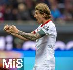 04.10.2025, Fussball 1. Bundesliga 2025/2026, 6.Spieltag, FC Augsburg - VfL Wolfsburg, in der WWK-Arena Augsburg. Kristjan Jakic (FC Augsburg) Torjubel 