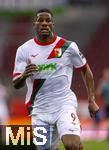 04.10.2025, Fussball 1. Bundesliga 2025/2026, 6.Spieltag, FC Augsburg - VfL Wolfsburg, in der WWK-Arena Augsburg. Samuel Emmanuel Essende Mbongu (FC Augsburg) im Lauf 
