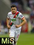 04.10.2025, Fussball 1. Bundesliga 2025/2026, 6.Spieltag, FC Augsburg - VfL Wolfsburg, in der WWK-Arena Augsburg. Fabian Rieder (FC Augsburg) in Aktion.