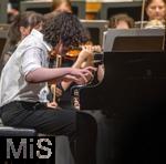 04.10..2025, Internationales Klassikfestival: Festival der Nationen 2025, im Kurhaus Bad Wrishofen (Unterallgu), Junges Ausnahmetalent Tsotne Zedginidze (Georgien) am Klavier, ausgezeichnet mit dem Prix Young Artist of the Year 2025.