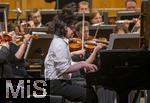 04.10..2025, Internationales Klassikfestival: Festival der Nationen 2025, im Kurhaus Bad Wrishofen (Unterallgu), Junges Ausnahmetalent Tsotne Zedginidze (Georgien) am Klavier, ausgezeichnet mit dem Prix Young Artist of the Year 2025.