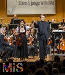 04.10..2025, Internationales Klassikfestival: Festival der Nationen 2025, im Kurhaus Bad Wrishofen (Unterallgu), Die international gefeierte Geigerin Soyoung Yoon (Sdkorea) fhrt Tschaikowskys Violinkonzert auf. Sie wurde 2012 mit dem Prix Young Artist of the Year beim Festival der Nationen ausgezeichnet. Mit dem Janacek Philharmonic Orchestra unter dem Dirigat von Andrey Boreyko. Sie tritt kurioserweise im Trachten-Dirndl aus einem Wrishofener Geschft auf, da ihr Gepck am Airport nicht angekommen war. Passend zur Oktoberfestzeit. 