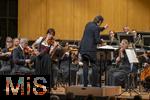 04.10..2025, Internationales Klassikfestival: Festival der Nationen 2025, im Kurhaus Bad Wrishofen (Unterallgu), Die international gefeierte Geigerin Soyoung Yoon (Sdkorea) fhrt Tschaikowskys Violinkonzert auf. Sie wurde 2012 mit dem Prix Young Artist of the Year beim Festival der Nationen ausgezeichnet. Mit dem Janacek Philharmonic Orchestra unter dem Dirigat von Andrey Boreyko. Sie tritt kurioserweise im Trachten-Dirndl aus einem Wrishofener Geschft auf, da ihr Gepck am Airport nicht angekommen war. Passend zur Oktoberfestzeit.