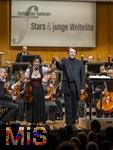 04.10..2025, Internationales Klassikfestival: Festival der Nationen 2025, im Kurhaus Bad Wrishofen (Unterallgu), Die international gefeierte Geigerin Soyoung Yoon (Sdkorea) fhrt Tschaikowskys Violinkonzert auf. Sie wurde 2012 mit dem Prix Young Artist of the Year beim Festival der Nationen ausgezeichnet. Mit dem Janacek Philharmonic Orchestra unter dem Dirigat von Andrey Boreyko. Sie tritt kurioserweise im Trachten-Dirndl aus einem Wrishofener Geschft auf, da ihr Gepck am Airport nicht angekommen war. Passend zur Oktoberfestzeit. 
