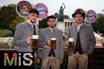 05.10.2025, Fussball Bundesliga 2025/2026, FC Bayern Mnchen Wiesnbesuch auf dem Oktoberfest 2025,  v.li: Aleksandar Pavlovic (Bayern Mnchen), Luis Diaz (FC Bayern Mnchen), Leon Goretzka (FC Bayern Mnchen) 