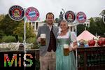 05.10.2025, Fussball Bundesliga 2025/2026, FC Bayern Mnchen Wiesnbesuch auf dem Oktoberfest 2025, Harry Kane (FC Bayern Mnchen) mit Ehefrau Katie Goodland