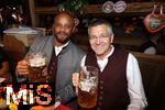 05.10.2025, Fussball Bundesliga 2025/2026, FC Bayern Mnchen Wiesnbesuch auf dem Oktoberfest 2025,  v.li: Trainer Vincent Kompany (FC Bayern Mnchen) mit Prsident Herbert Hainer (FC Bayern) 