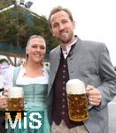 05.10.2025, Fussball Bundesliga 2025/2026, FC Bayern Mnchen Wiesnbesuch auf dem Oktoberfest 2025,  Harry Kane (FC Bayern Mnchen) mit Ehefrau