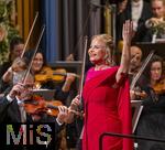 05.10..2025, Internationales Klassikfestival: Festival der Nationen 2025, im Kurhaus Bad Wrishofen (Unterallgu), Abschlussgala: Arienabend mit Elena Garanca (Mezzosopran), Dirigent Karel Mark Chichon, Janacek Philharmonic Orchestra Prag, 