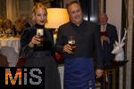 05.10..2025, Internationales Klassikfestival: Festival der Nationen 2025,  Bad Wrishofen (Unterallgu), Abschlussgala: nach dem Arienabend die Schlussfeier im Hotel Tanneck Bad Wrishofen, mit Elena Garanca (Mezzosopran), Dirigent Karel Mark Chichon, nach dem traditionellen Anzapfen des Bierfasses. 