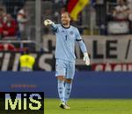 10.10.2025, Fussball WM-Qualifikation Europa 2025/26, 7.Spieltag,  Deutschland - Luxemburg, in der PreZero-Arena (Sinsheim). Torwart Oliver Baumann (Deutschland) gibt Anweisungen.
