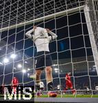 10.10.2025, Fussball WM-Qualifikation Europa 2025/26, 7.Spieltag,  Deutschland - Luxemburg, in der PreZero-Arena (Sinsheim). re: Jonathan Burkardt (Deutschland) zieht nach einer vegebenen Torchance sein Trikot ber den Kopf.