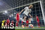 10.10.2025, Fussball WM-Qualifikation Europa 2025/26, 7.Spieltag,  Deutschland - Luxemburg, in der PreZero-Arena (Sinsheim). Nick Woltemade (Deutschland) holt den Ball aus dem Tornetz.